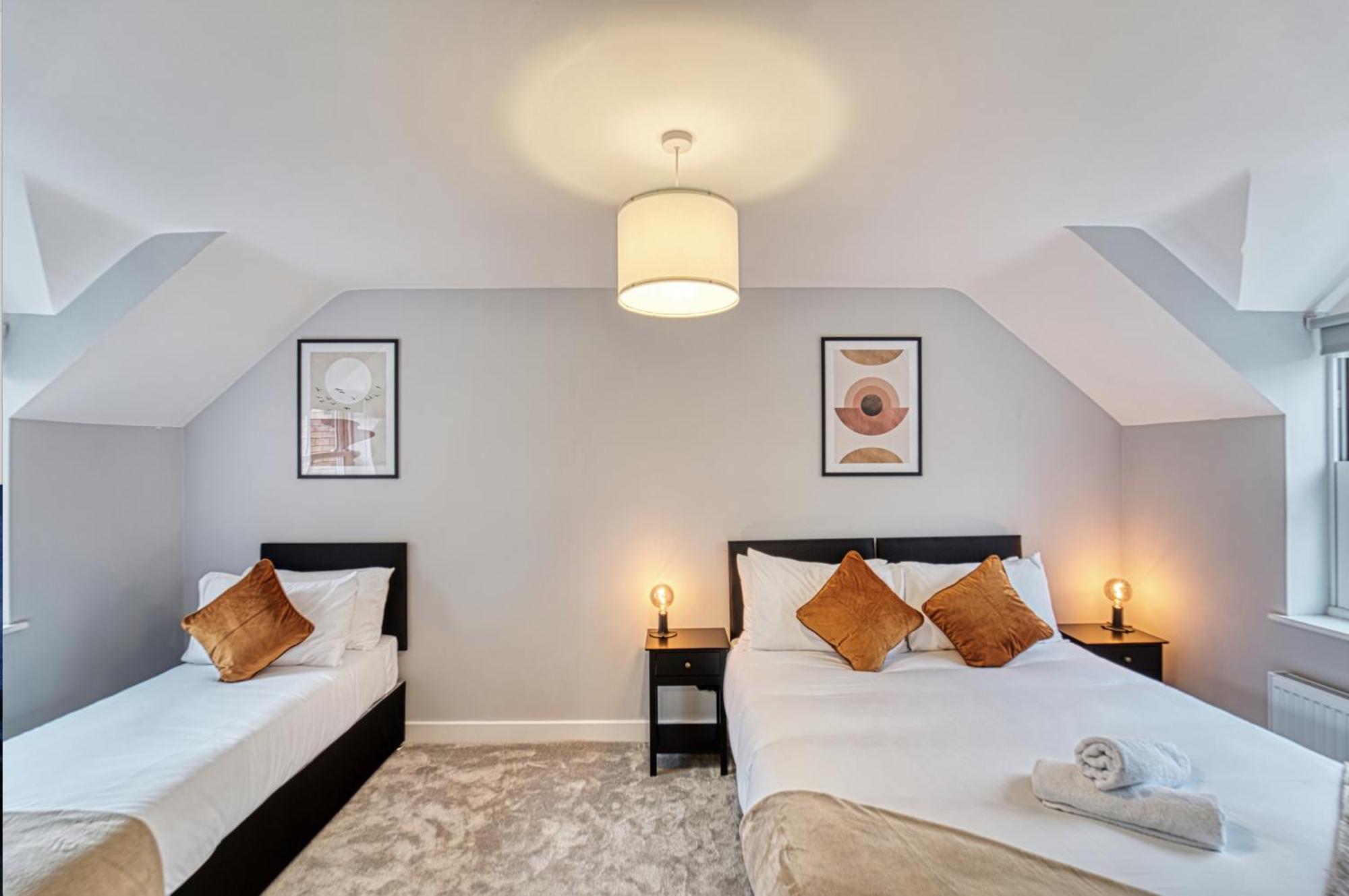 Apartment And Stylish, Garden And Parking *