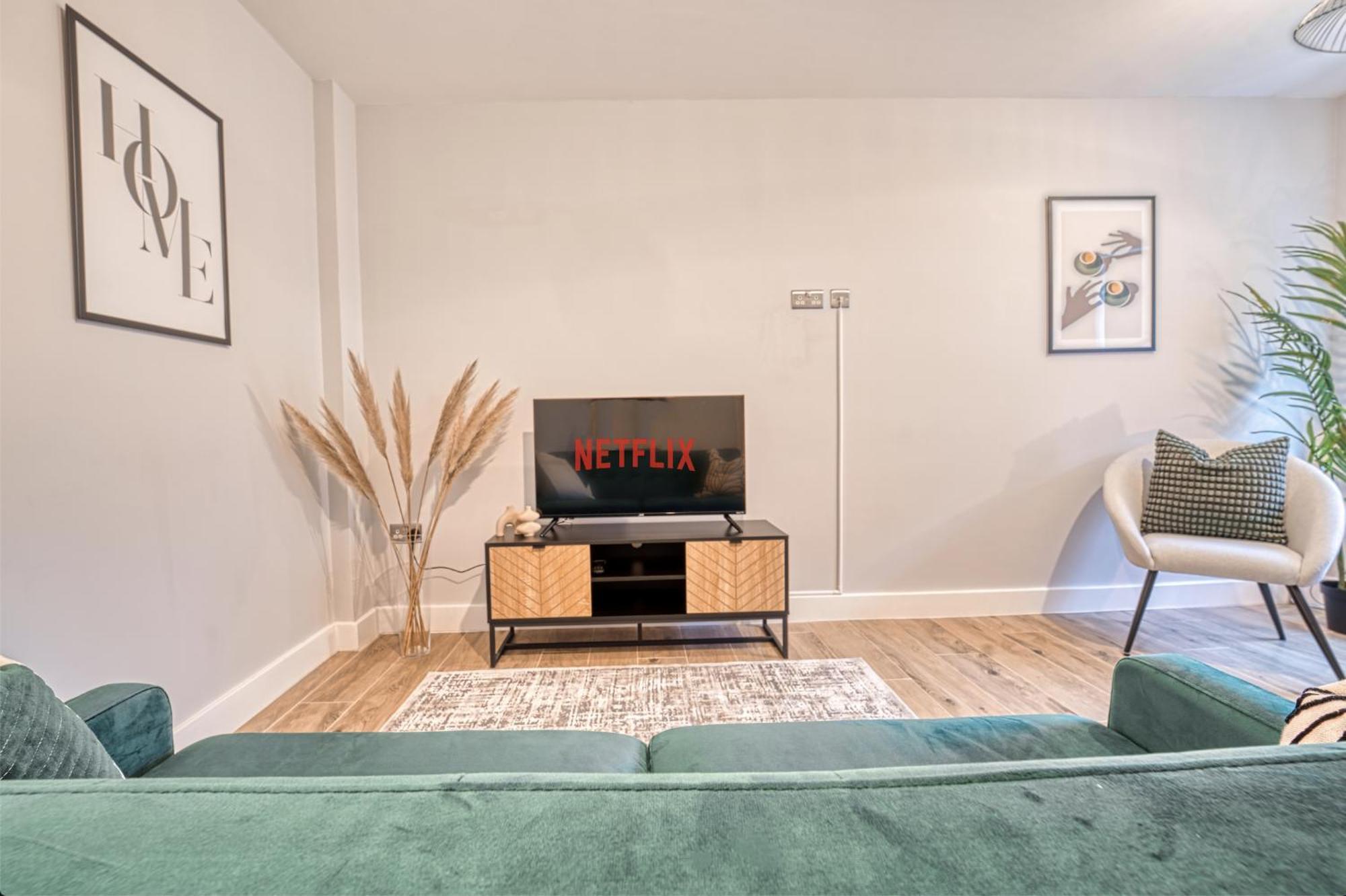 Apartment And Stylish, Garden And Parking *