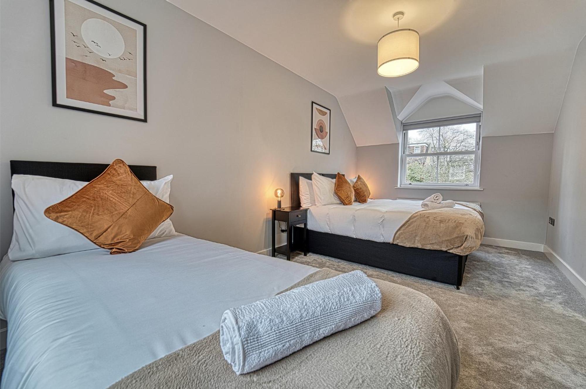 And Stylish, Garden And Parking Apartment *