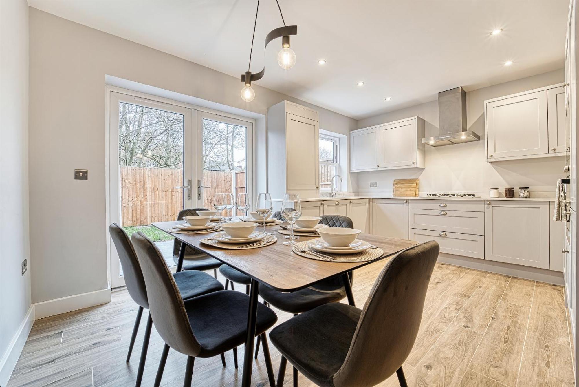 And Stylish, Garden And Parking Apartment