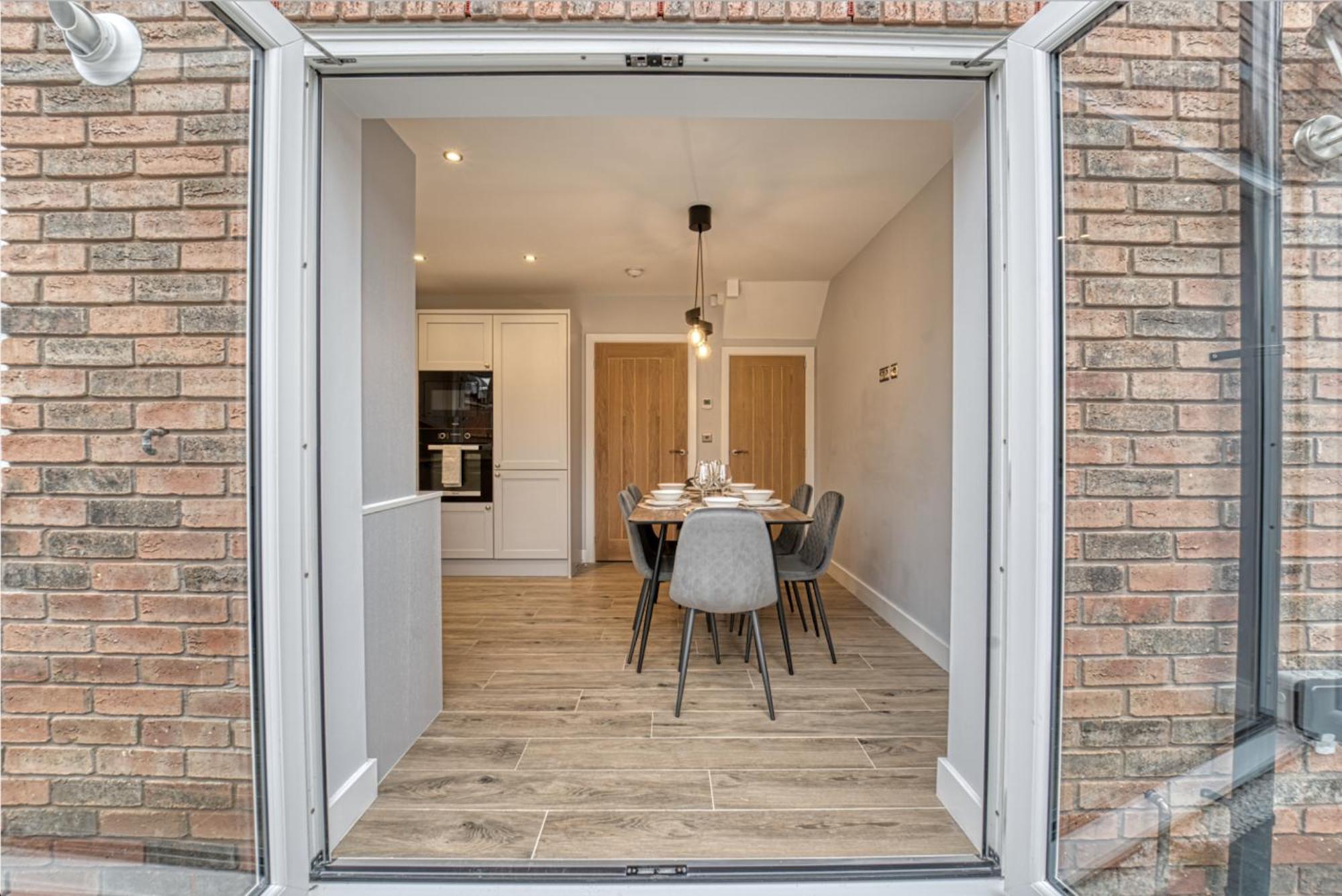 And Stylish, Garden And Parking Apartment